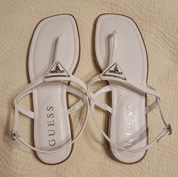 NWOT Guess Ladies Rainey T-Strap Sandals - Picture 1 of 5